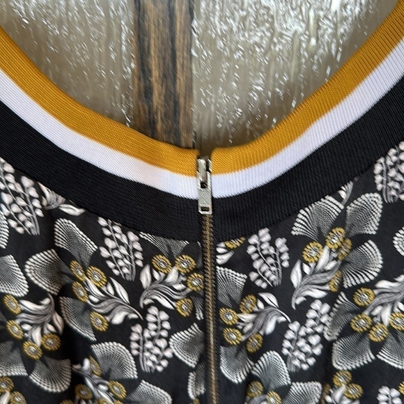 Slate & Willow Floral Varsity Trim V Neck Mini Dress in size 2. EUC - Picture 9 of 10